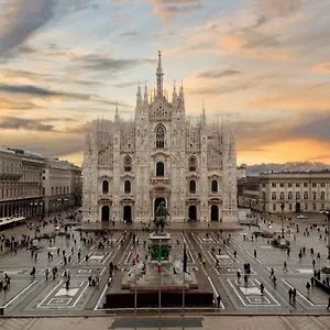 Apartment Hl - Brera, Garibaldi, Moscova, Duomo, Montenapoleone, Milan